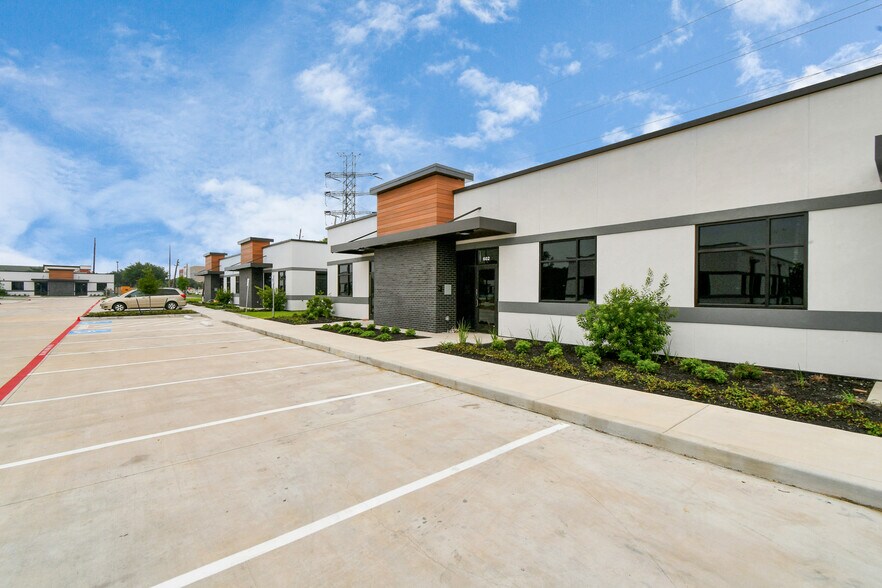 More Photos Of 4807 Sugar Grove Blvd, Stafford Medical For Lease
