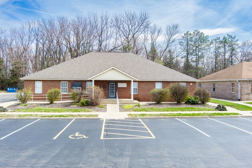 Primary Photo Of 22 Professional Park Dr, Maryville Office For Lease