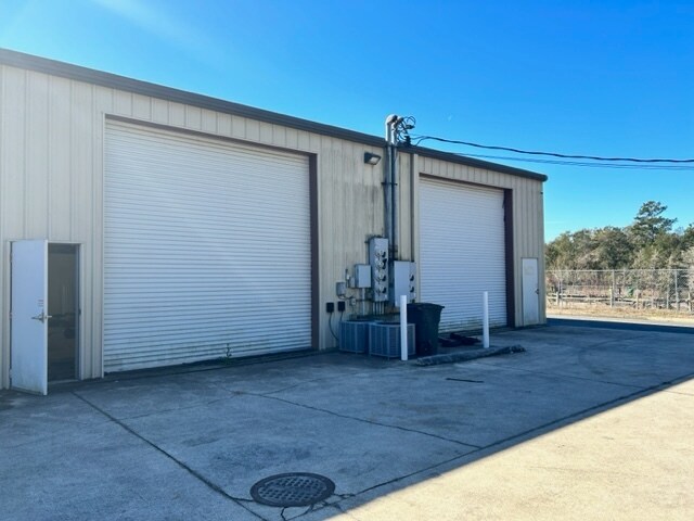 More Photos Of 85101 Commercial Park Dr, Yulee Flex For Lease