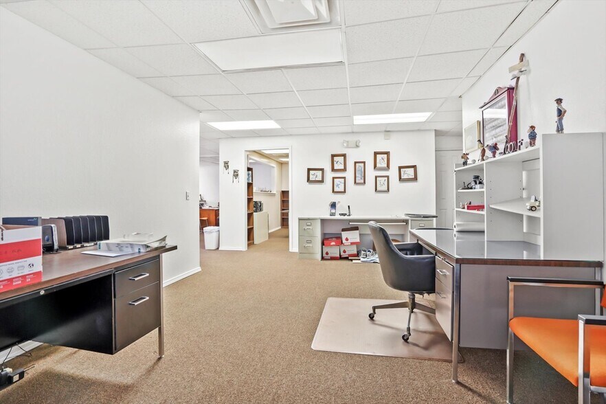 More Photos Of 9040 S Highway 51, Broken Arrow Office For Lease