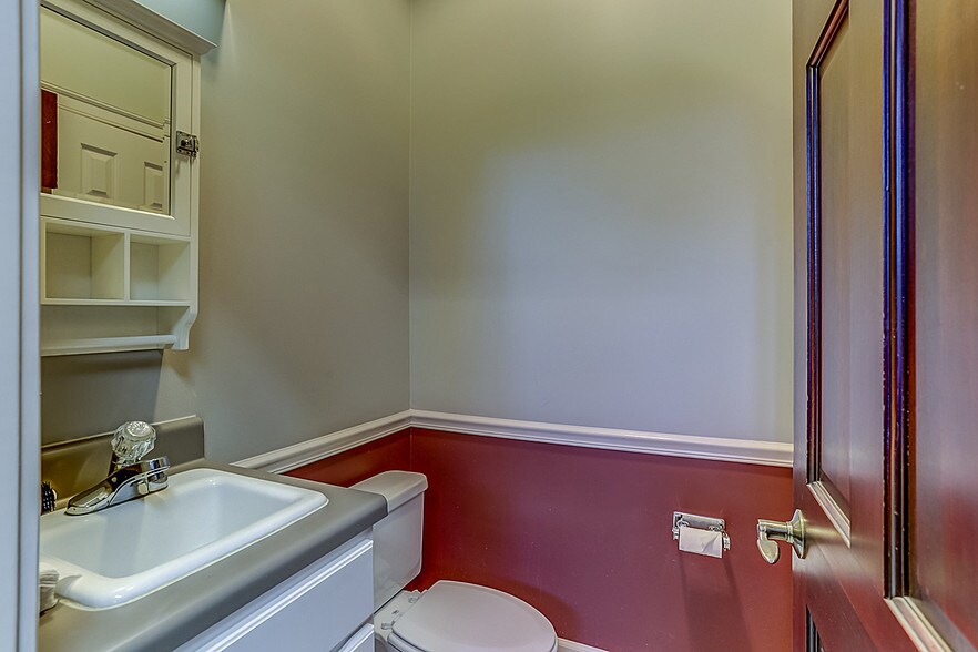 More Photos Of 3100-3106 Professional Plz, Germantown Medical For Sale