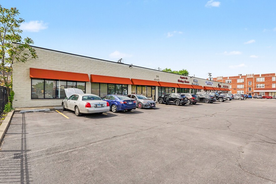 More Photos Of 5633-5647 W Roosevelt Rd, Cicero Freestanding For Sale