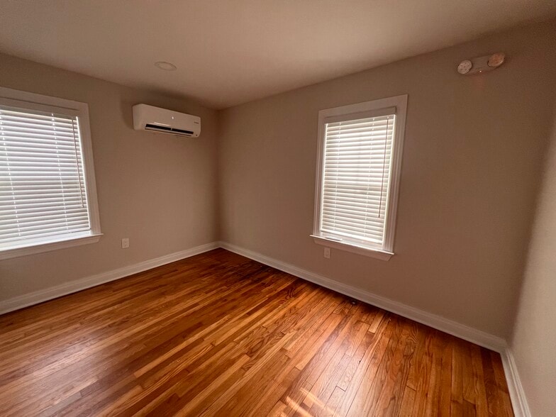 More Photos Of 135 Main St, Chatham Medical For Lease