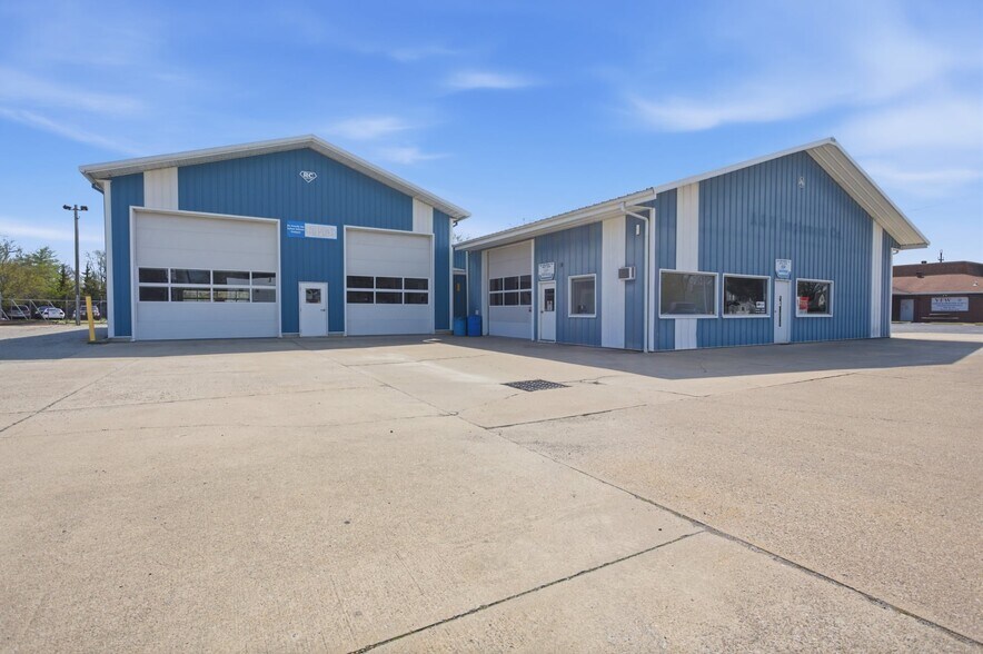 Primary Photo Of 202 W Cumberland Rd, Altamont Auto Dealership For Sale