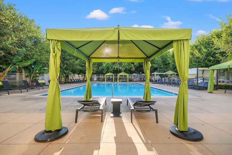 More Photos Of 31 E MacArthur Crescent Dr, Santa Ana Apartments For Lease