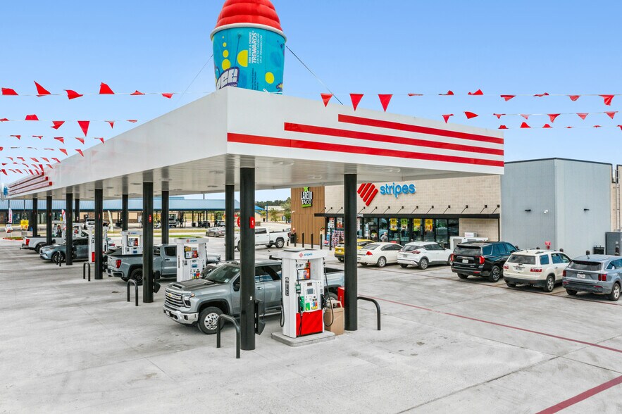More Photos Of 1910 E Main St, Alice Convenience Store For Sale