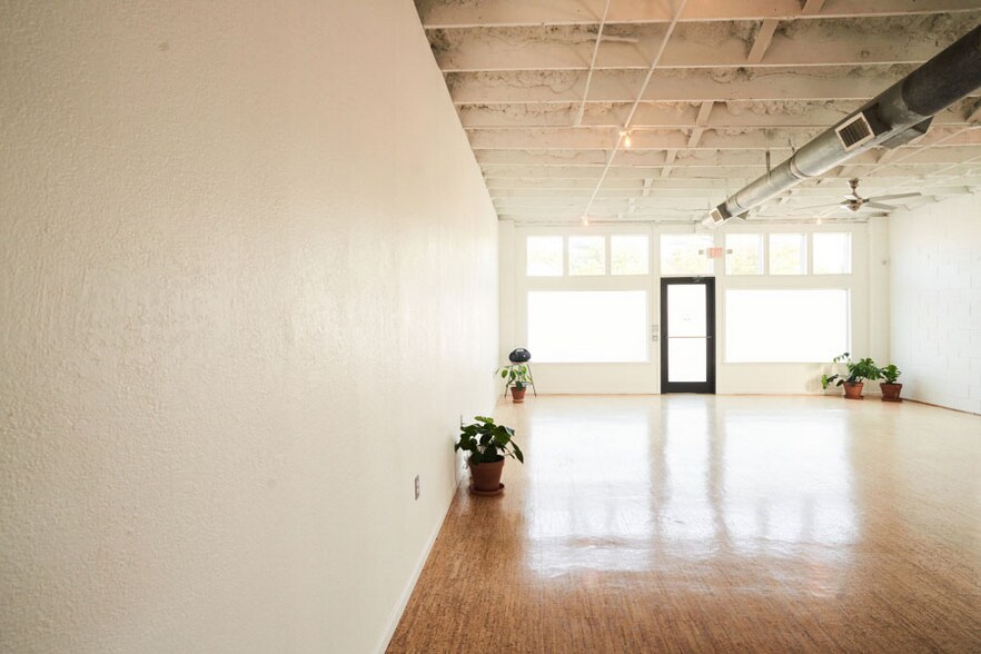 More Photos Of 620 S Jennings Ave, Fort Worth Storefront Retail Office For Lease