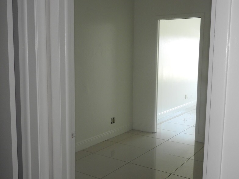 More Photos Of 401 W Lantana Rd, Lantana Medical For Sale