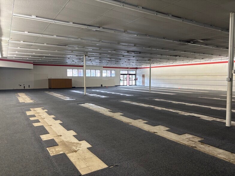 More Photos Of 315 3rd St NW, Attalla Drugstore For Sale