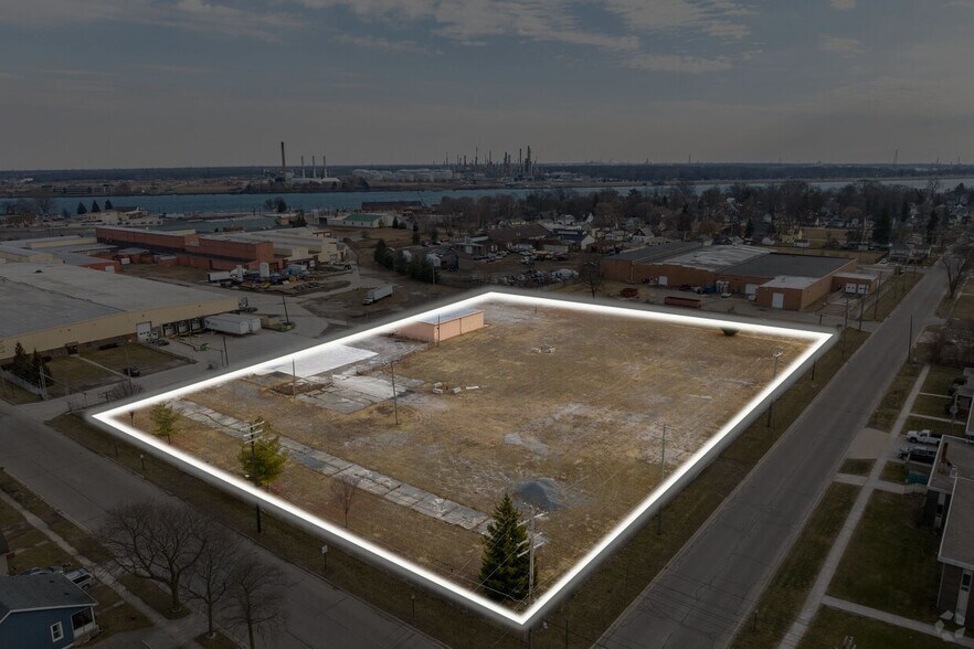 More Photos Of 2600 Moak St, Port Huron Land For Lease