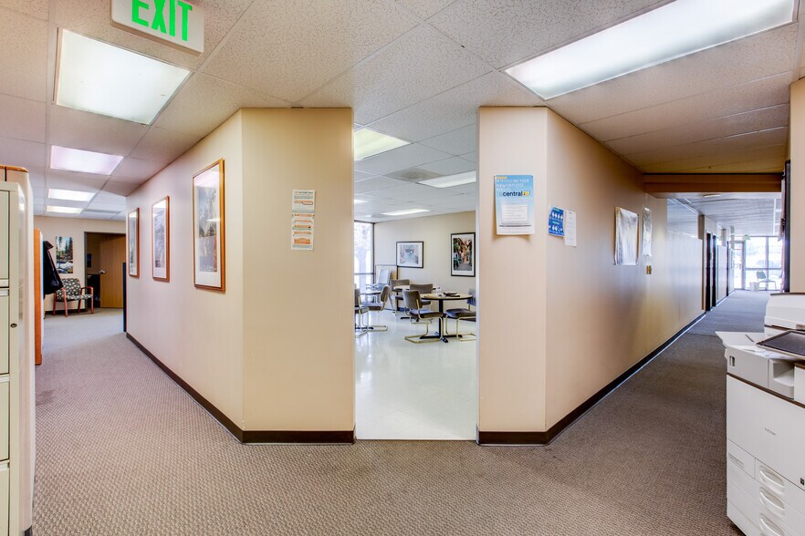 More Photos Of 7399 S Tucson Way, Centennial Flex For Lease