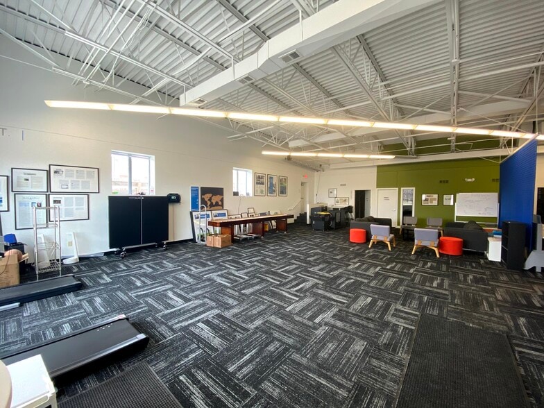 More Photos Of 5960 S 57th St, Lincoln Office For Lease