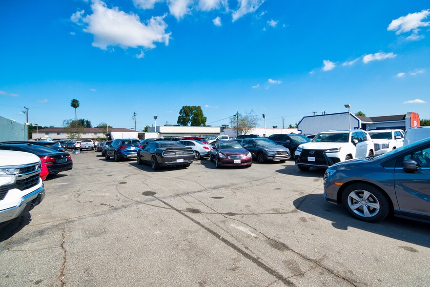 More Photos Of 9943 Garden Grove Blvd, Garden Grove Auto Dealership For Sale