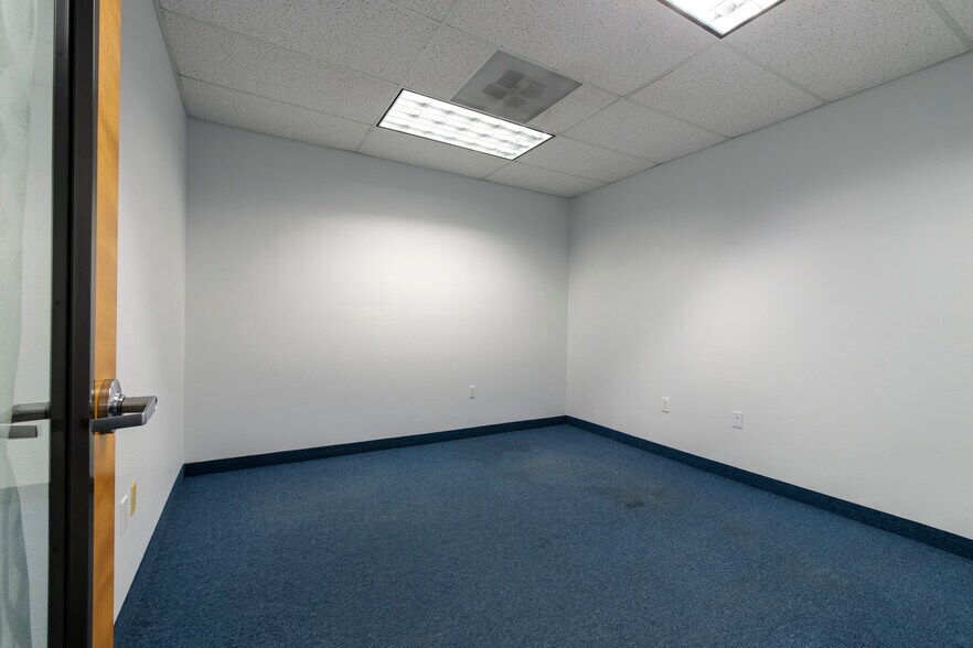 More Photos Of 3535 Del Webb Ave NE, Salem Warehouse For Lease