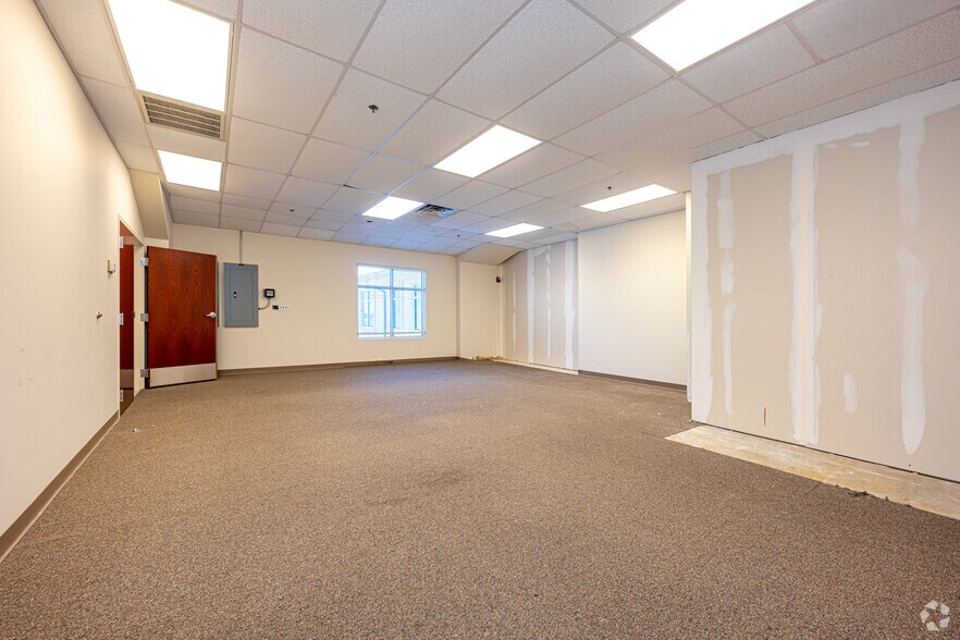 More Photos Of 14055 Seaway Rd, Gulfport Medical For Lease