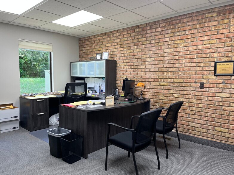 More Photos Of 1221 Byron Rd, Howell Medical For Lease