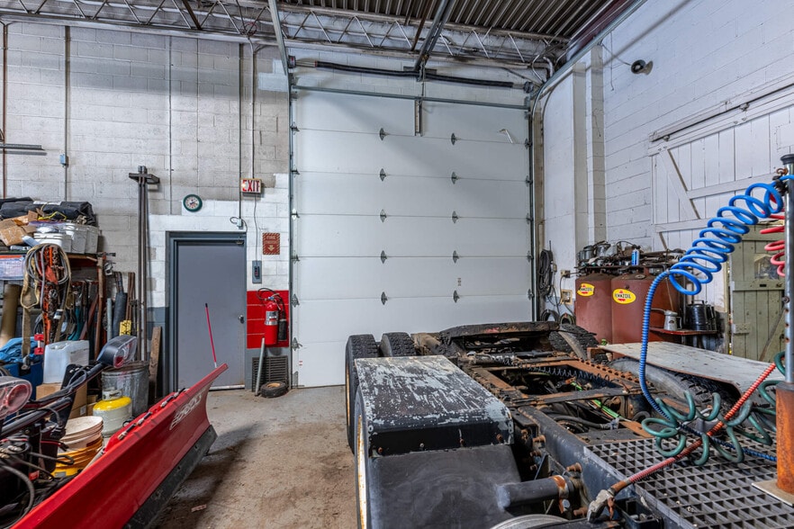 More Photos Of 3946 Indian Ripple Rd, Dayton Warehouse For Lease