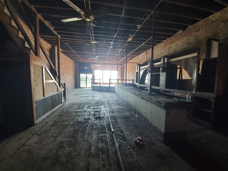 More Photos Of 1440 N Broadway, Saint Louis General Retail For Sale