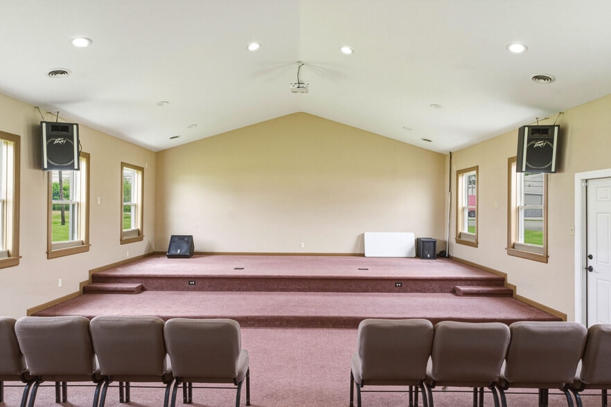 More Photos Of 13908 Dixie Hwy, Louisville Religious Facility For Sale