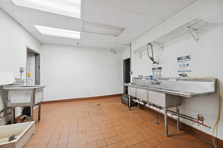 More Photos Of 118-122 Market St, Philadelphia Apartments For Lease