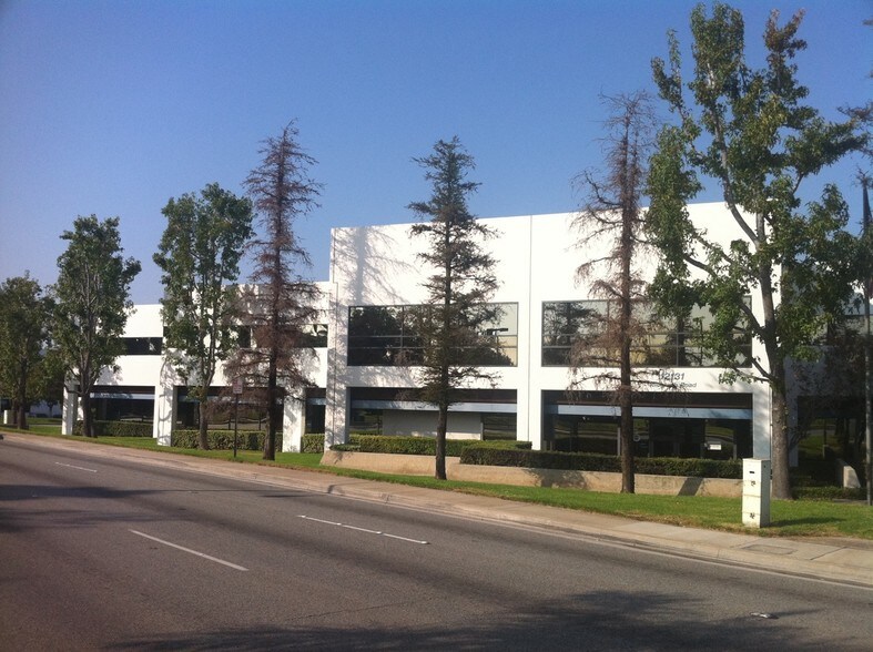 More Photos Of 12131 Telegraph Rd, Santa Fe Springs Office For Sale