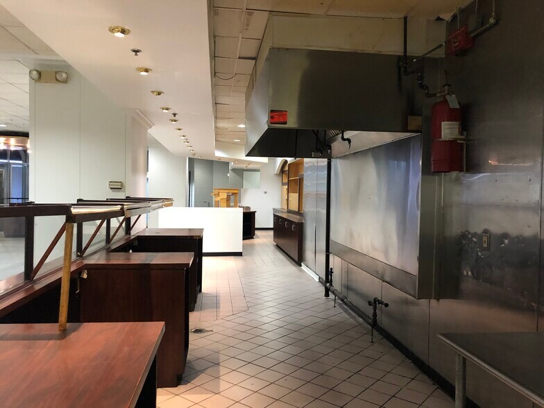 More Photos Of 8405 Colesville Rd, Silver Spring Unknown For Lease