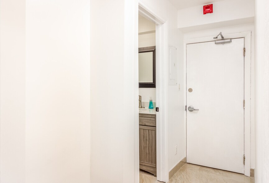 More Photos Of 2709 Lake Shore Dr, Toronto Apartments For Sale