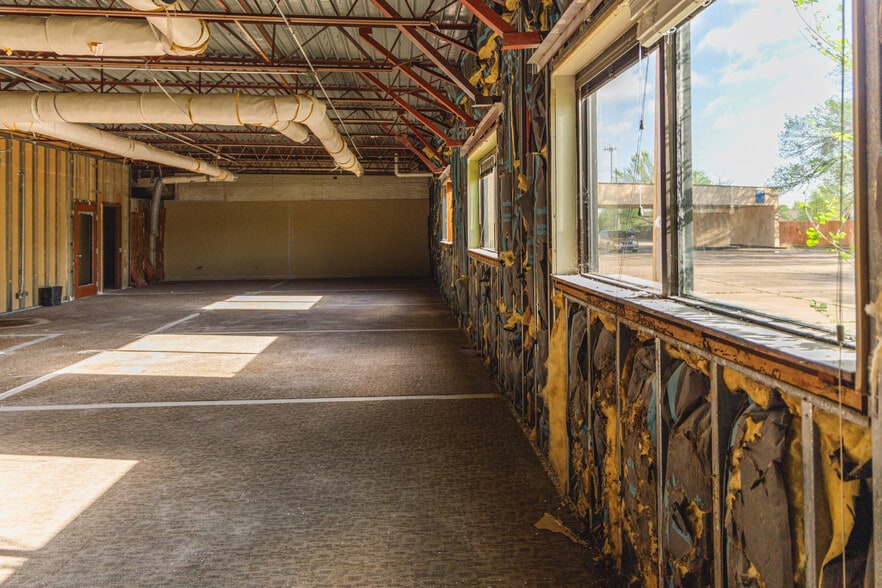 More Photos Of 3200 E Memorial Rd, Edmond Medical For Sale