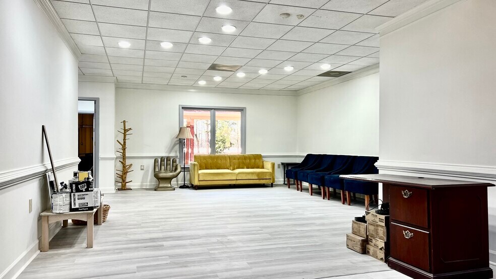 More Photos Of 13784 Highway 9 N, Milton Loft Creative Space For Lease