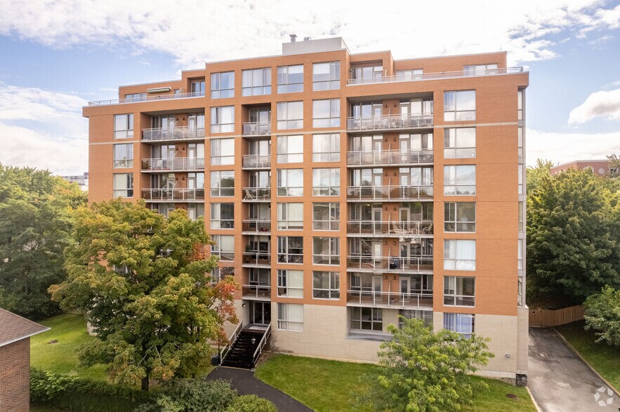 More Photos Of 1055 Boul De La Côte-Vertu, Saint-Laurent Congregate Senior Housing For Sale