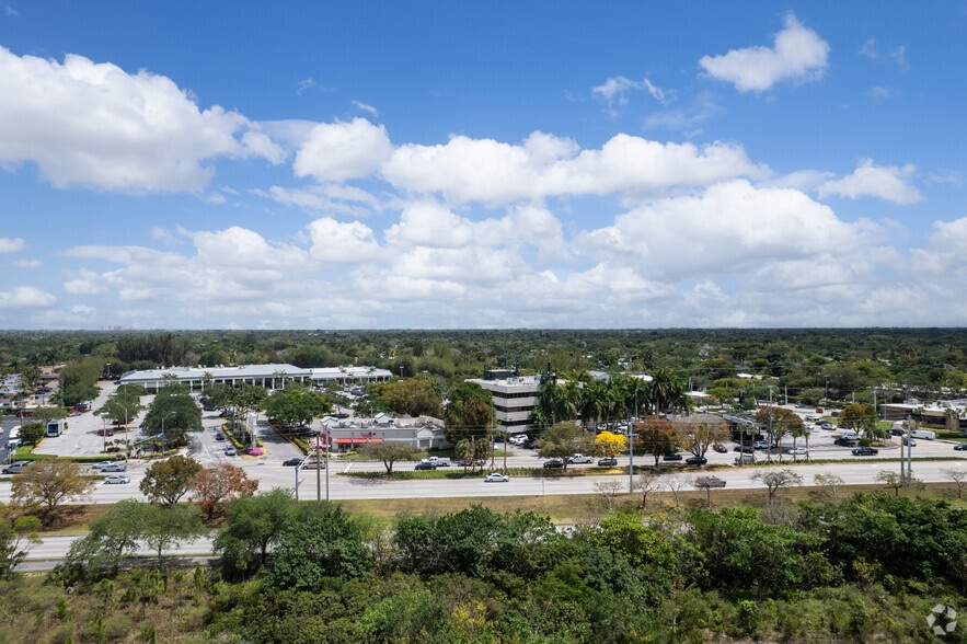 More Photos Of 14707 S Dixie Hwy, Miami Office For Lease