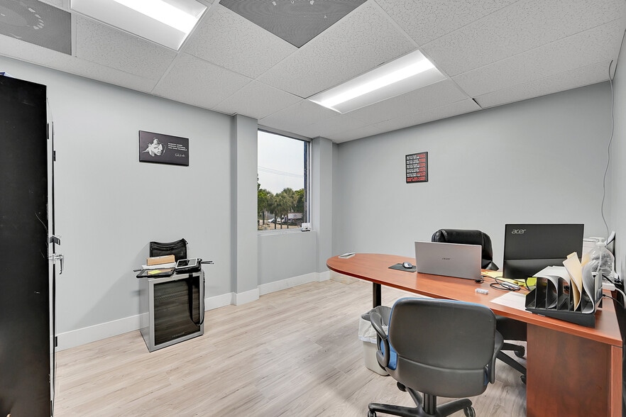 More Photos Of 895 SW 30th Ave, Pompano Beach Unknown For Lease