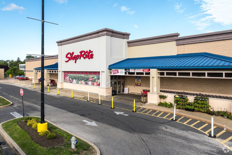 More Photos Of 1530-1578 Chester Pike, Eddystone Unknown For Lease