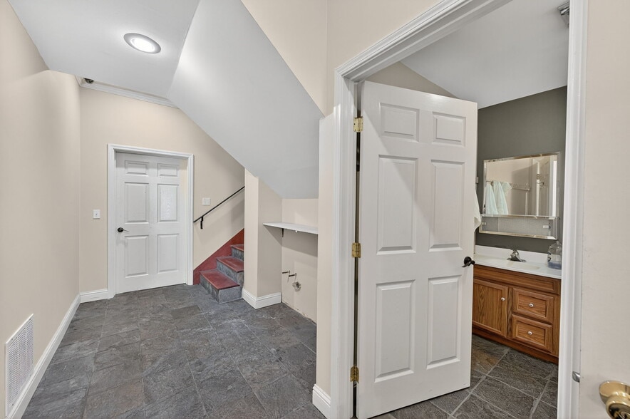 More Photos Of 20 S Linden Ave, South San Francisco Warehouse For Sale