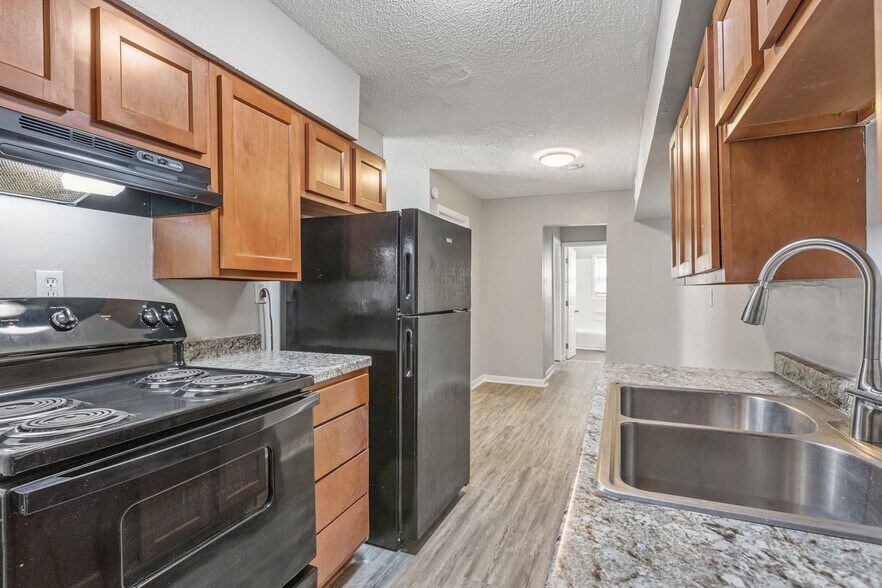 More Photos Of 1909 Cambridge Dr, Lexington Apartments For Sale