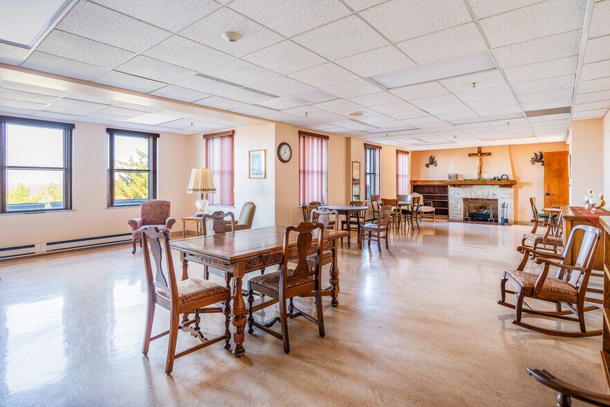 More Photos Of W2658 WI-33, La Crosse Assisted Living For Sale