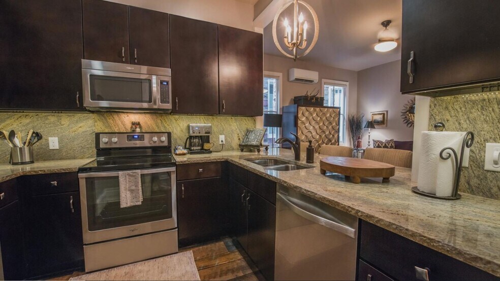 More Photos Of 36 Broadway St, Asheville Hotel For Sale