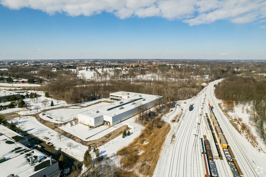 More Photos Of 43811 Plymouth Oaks Blvd, Plymouth Manufacturing For Sale