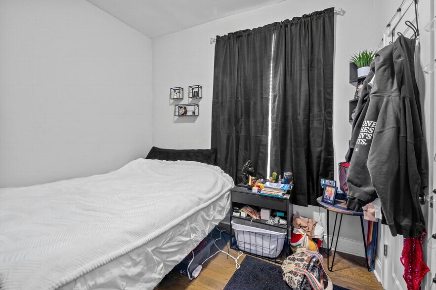 More Photos Of 2435 S California Ave, Chicago Apartments For Sale