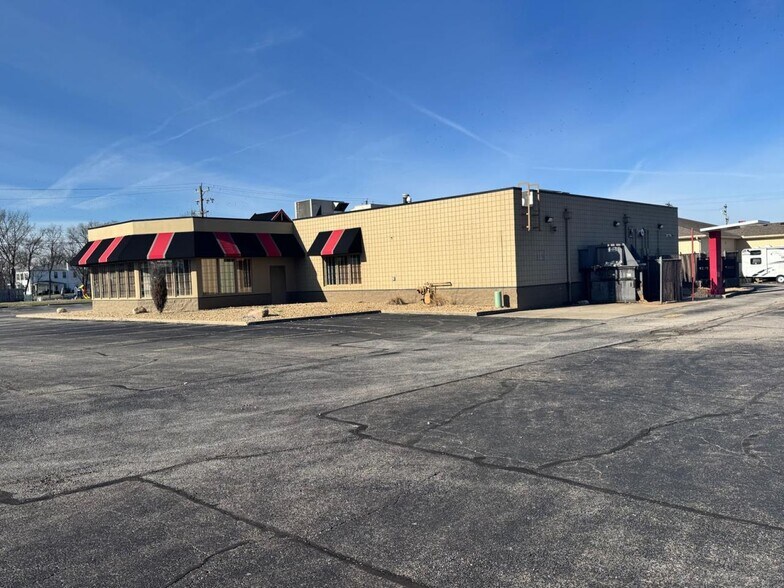 More Photos Of 1181 Stone Dr, Harrison Restaurant For Sale