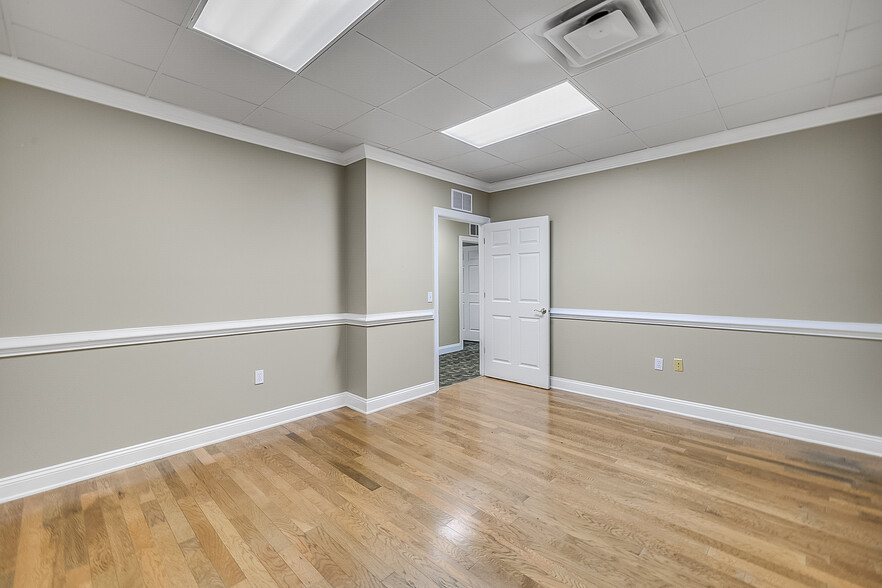 More Photos Of 2104 Delta Way, Tallahassee Office For Sale