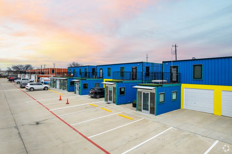 More Photos Of 1953 Golden Heights Rd, Fort Worth Light Distribution For Lease