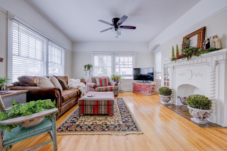 More Photos Of 1701 E Ocean Blvd, Long Beach Apartments For Sale