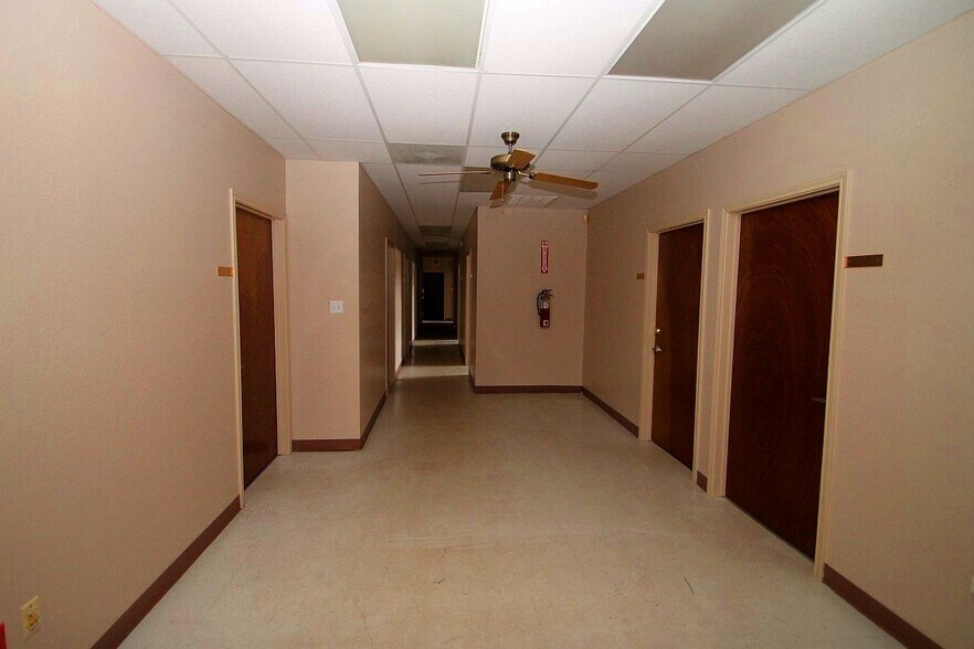 More Photos Of 382 W Main St, Raymondville Office For Sale
