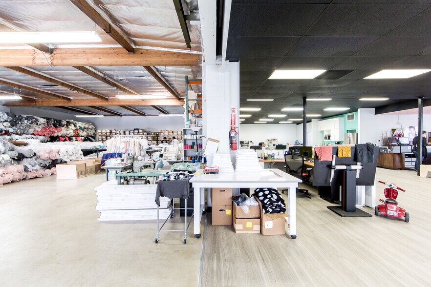 More Photos Of 401-405 W Foothill Blvd, Monrovia Freestanding For Lease