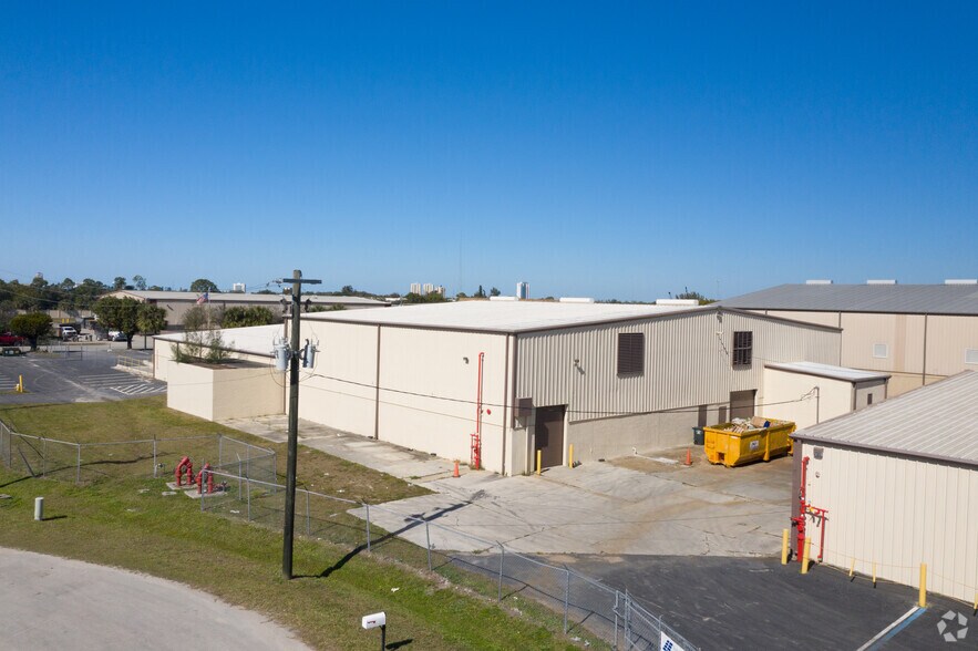 More Photos Of 2443 Rockfill Rd, Fort Myers Manufacturing For Lease