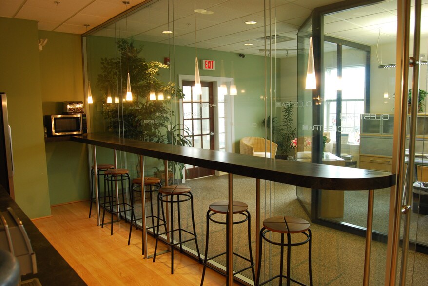 More Photos Of 259 Veterans Ln, Doylestown Medical For Sale