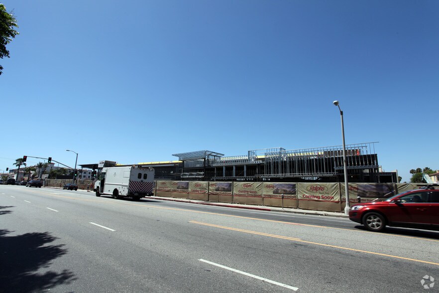 More Photos Of 14049 Ventura Blvd, Sherman Oaks General Retail For Sale