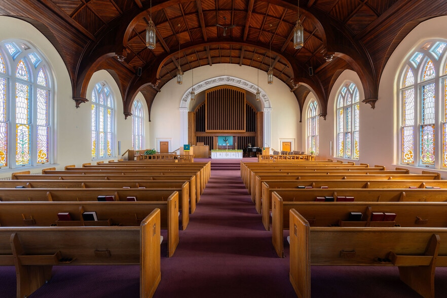 More Photos Of 12 W 5th St, Covington Religious Facility For Sale