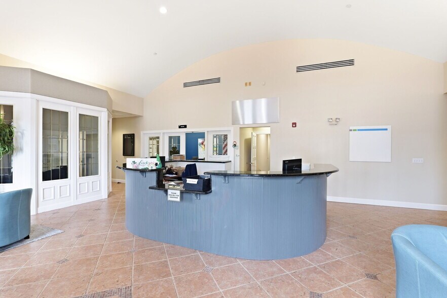 More Photos Of 7351 Office Park Pl, Melbourne Office For Sale